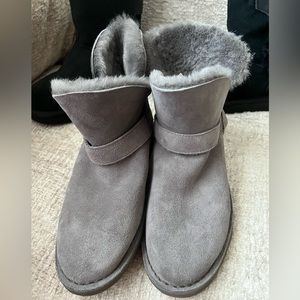 UGG Romely Short Buckle